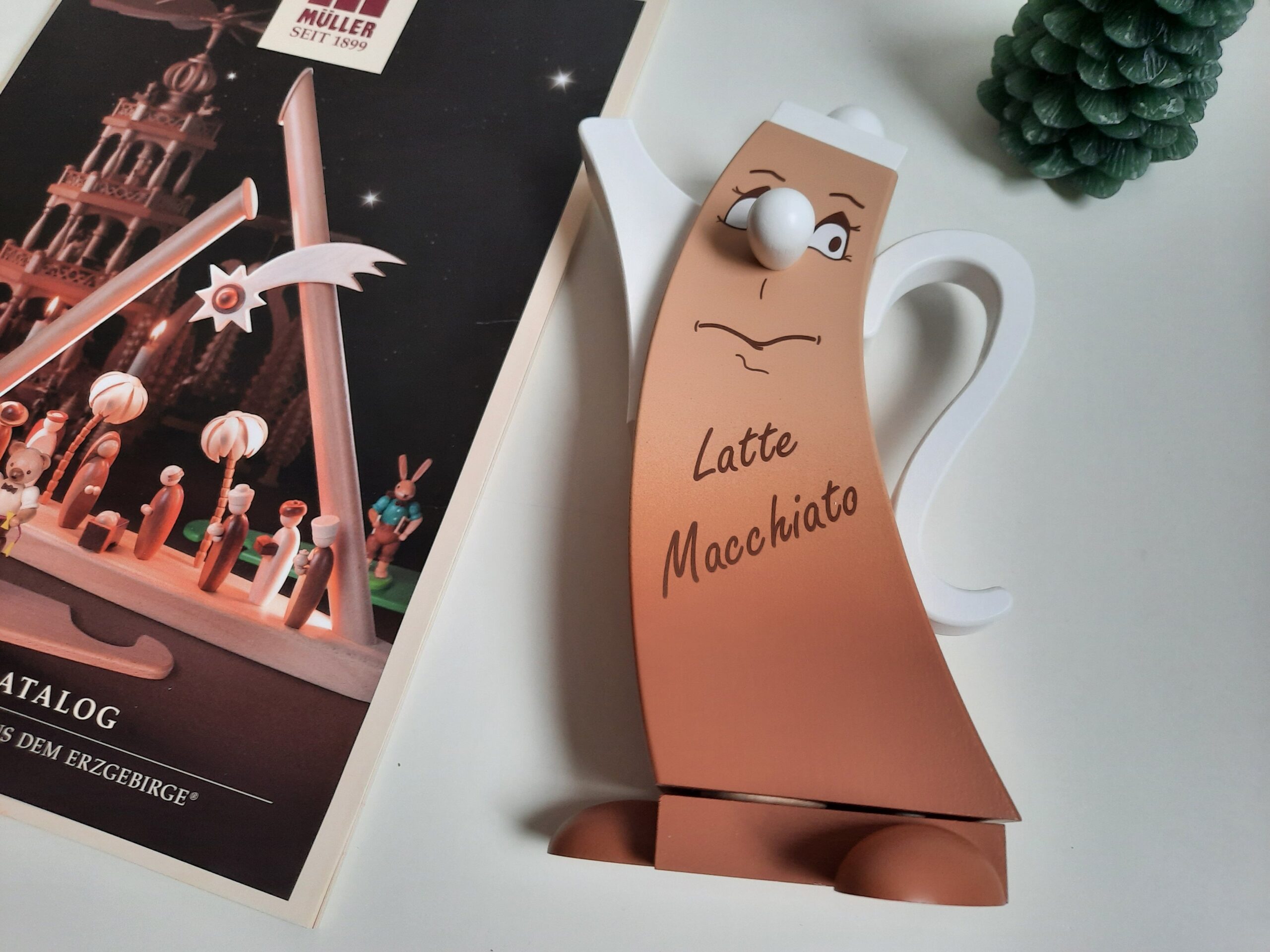 The Latte Macchiato incense smoker from Erzgebirge.co.uk that is shaped like a coffee pot 