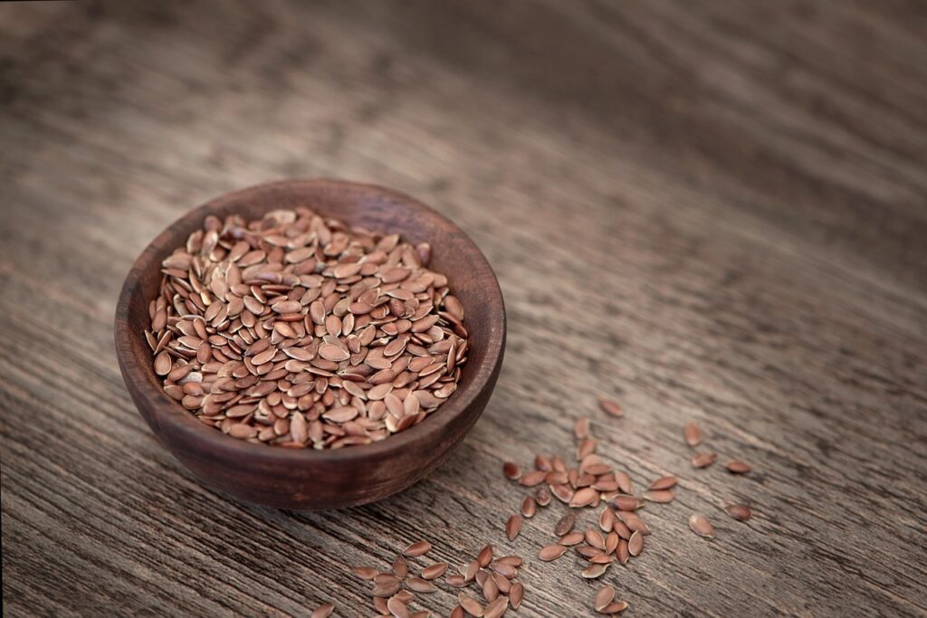 A bowl of flax seed