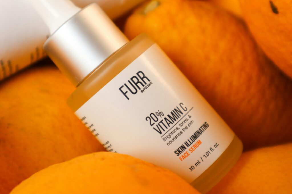 A face serum with vitamin C that brightens, tones, and nourishes the skin