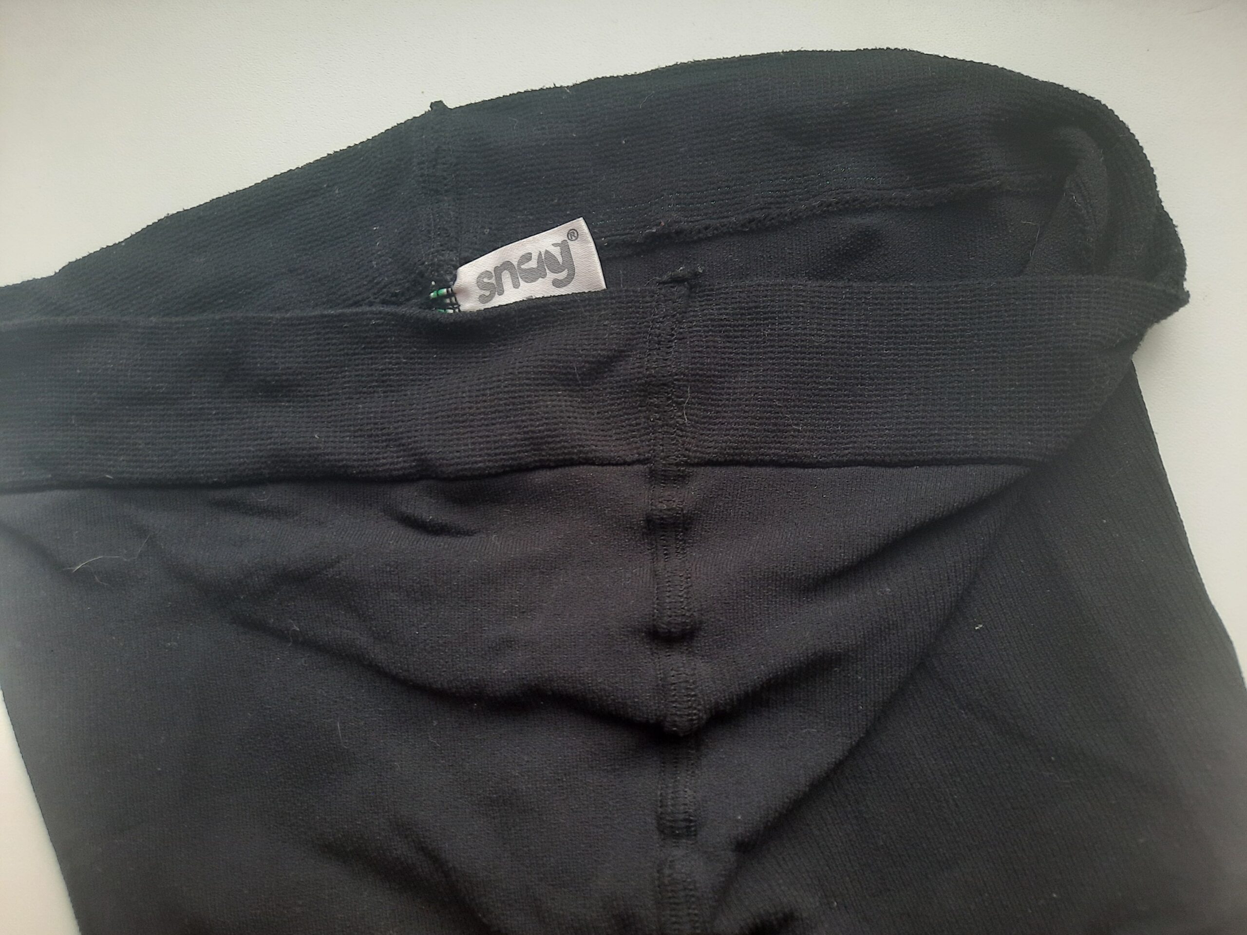 A pair of the black 120 denier tights from Snag Tights. Snag Tights is one of the brands I regularly see ads for.
