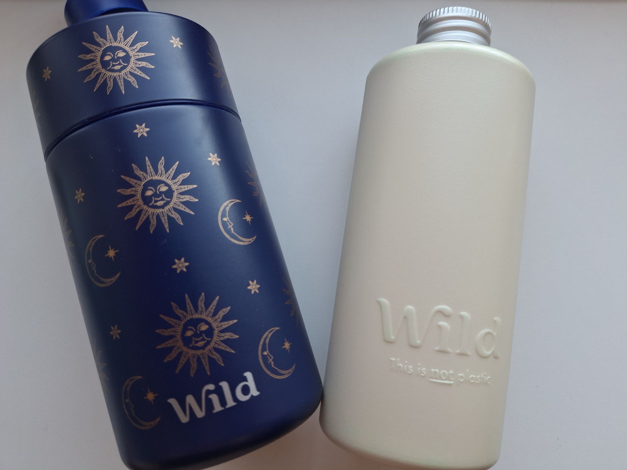 The body wash blue celestial case with the honey & almond refill